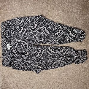 Charlotte Russe Joggers Print Size L